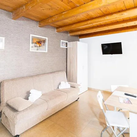 Corso 138 - Sleep & Fly - By Domusextra 4*