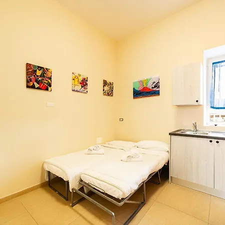 Corso 138 - Sleep & Fly - By Domusextra Bed & Breakfast *
