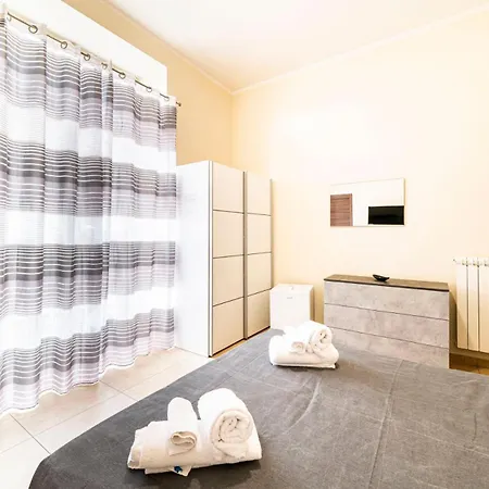 Bed & Breakfast Corso 138 - Sleep & Fly - By Domusextra Neapol
