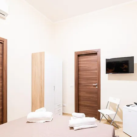 Corso 138 - Sleep & Fly - By Domusextra Bed & Breakfast