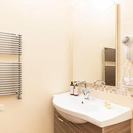 Corso 138 - Sleep & Fly - By Domusextra Bed & Breakfast