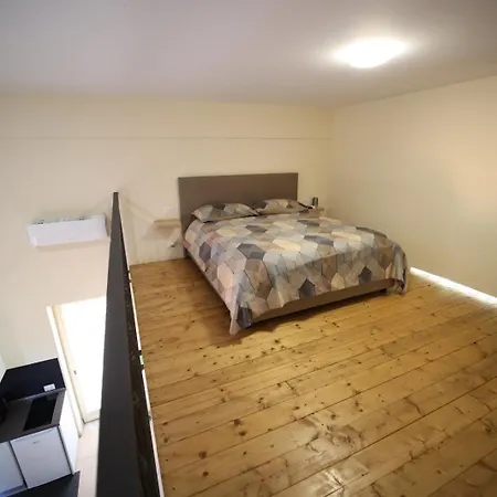 Corso 138 - Sleep & Fly - By Domusextra 4*