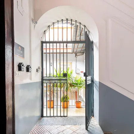 Corso 138 - Sleep & Fly - By Domusextra Bed & Breakfast 4*