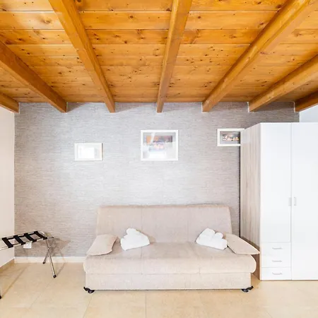 فندق مبيت وإفطار Corso 138 - Sleep & Fly - By Domusextra نابولي