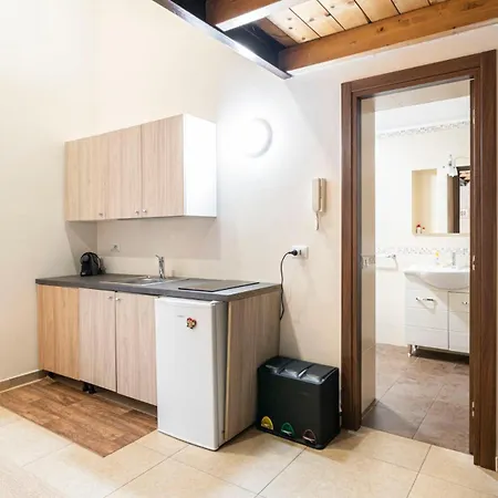 Corso 138 - Sleep & Fly - By Domusextra 4*